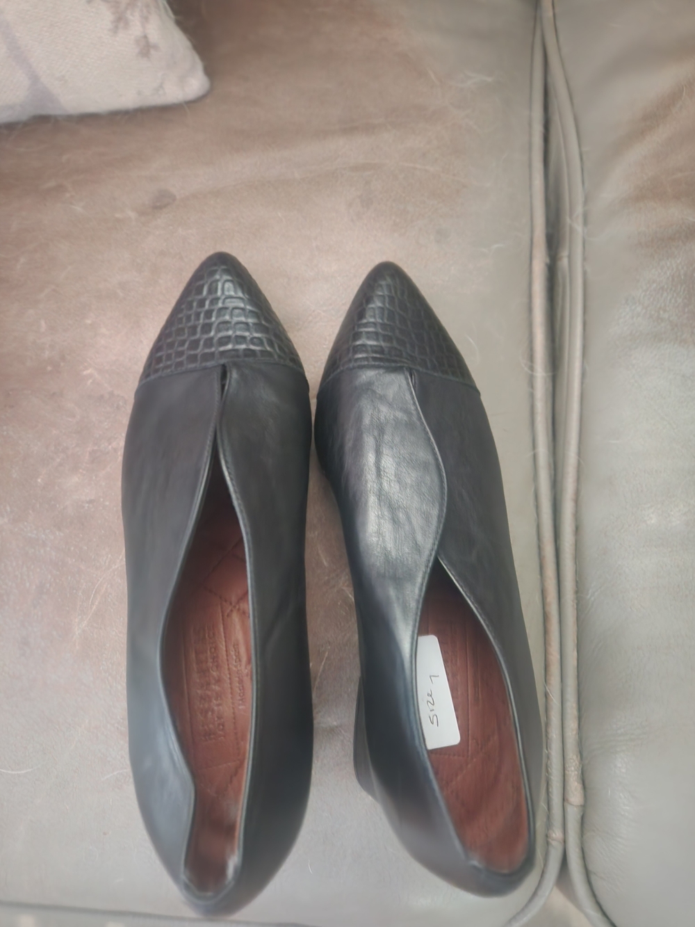 Naturalizer Black Pointed Toe Slip-On Heels